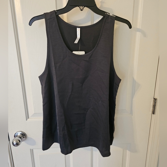 Fabletics NWT Sleep Tank Size M - Picture 1 of 5